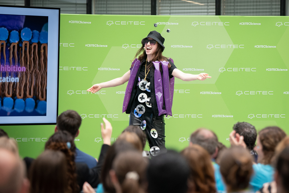 Eleonore Ocaña during her performance at the EU-LIFE Science Vision Talk Contest, Brno, Czech Republic, 22 May 2025